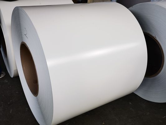 AA3105 0.76mm x 1219mm 높은 반짝이는 흰색 PE 페인트 롤러 셔터 문 제조에 사용되는 미리 칠 된 알루미늄 코일