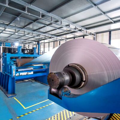 알루미늄 합금 1060 알루미늄 코일 LED 히트 싱크에 대한 냉각 장치 두께 1.0~5.0mm 너비 800~1200mm 안오디스 검정 또는 자연